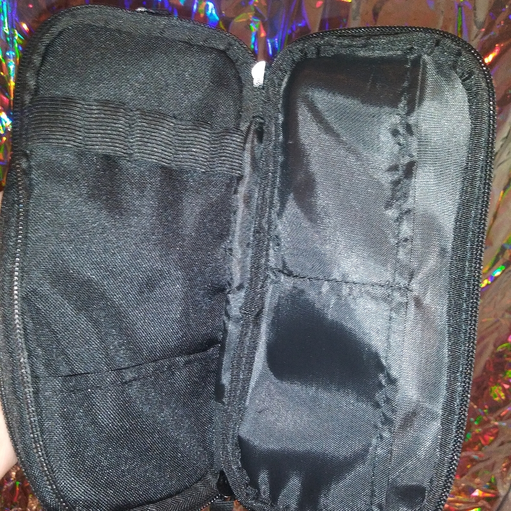 Demon Slayer Makeup Bag - Picture 9 of 13